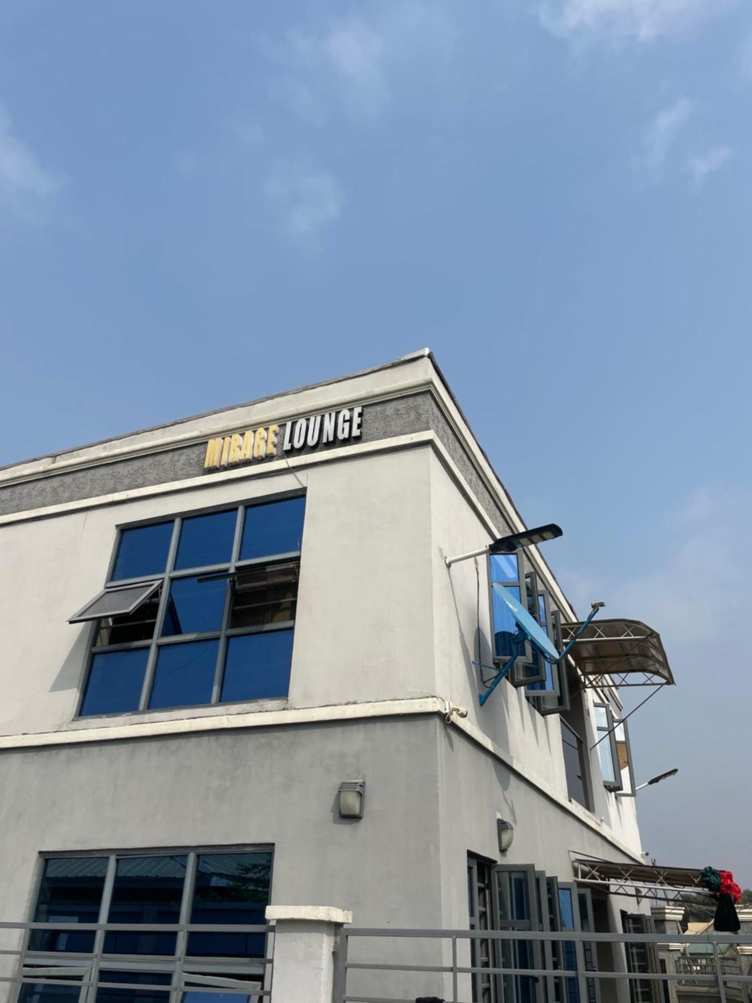 Mirage Lounge Hotel Aja ภายนอก รูปภาพ